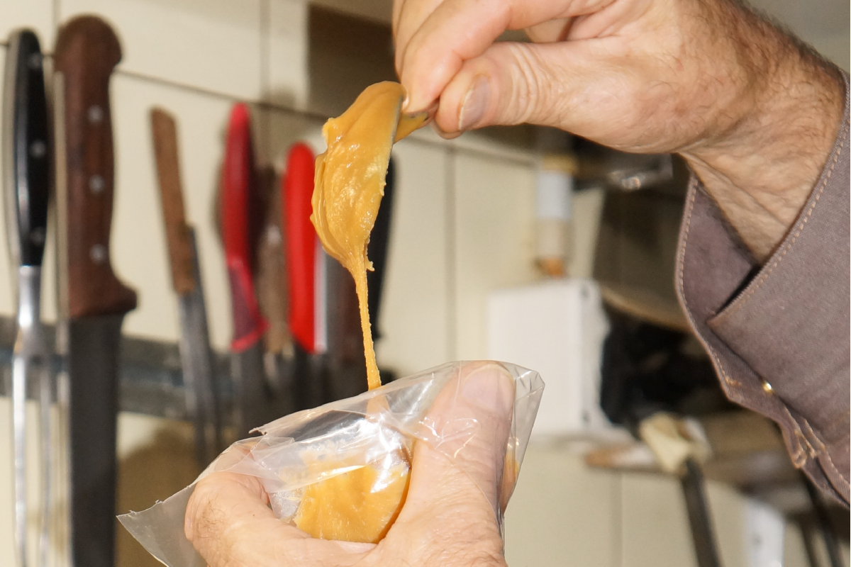 cuillère avec caramel pour carac